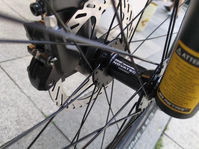 美利达公爵300S 24款 优雅精致，畅享骑行乐趣